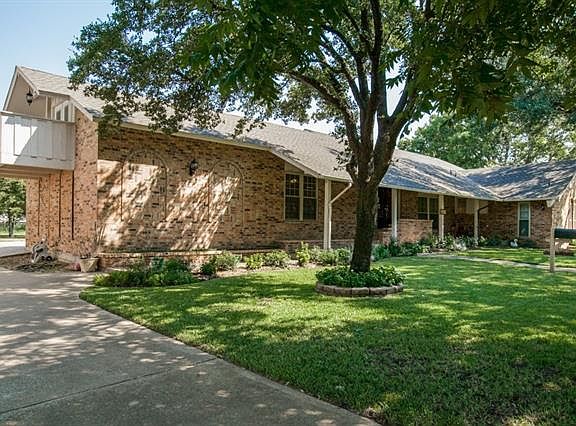 4th image of 2311 Garden Ln