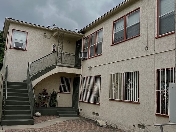 3rd image of 2417 Magnolia Ave APT 6