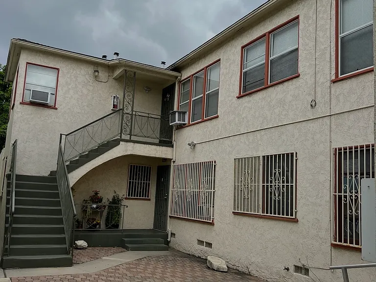 2417 Magnolia Ave #6 — Photo 3