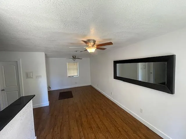 3 bed, 2.0 bath, 1584 sqft, $1,700 — Photo 2