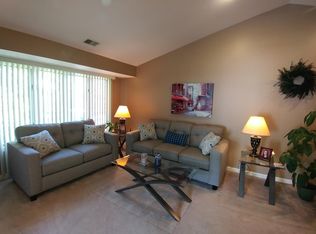 136 Westchester Ter #136W, Annandale, NJ 08801