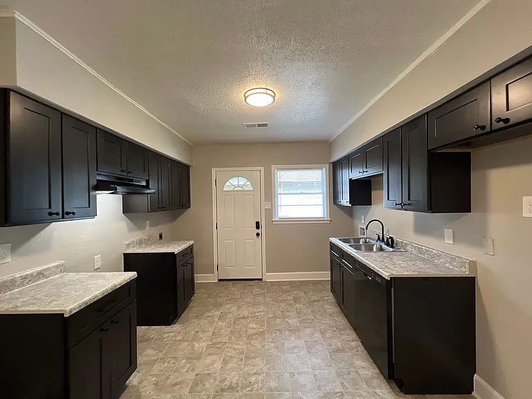 3101 Douglass Ave — Photo 5
