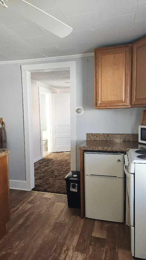 1 bed, 400 sqft, $725 — Photo 1