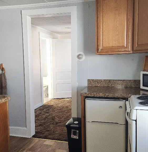 913 Ward St — Photo 1