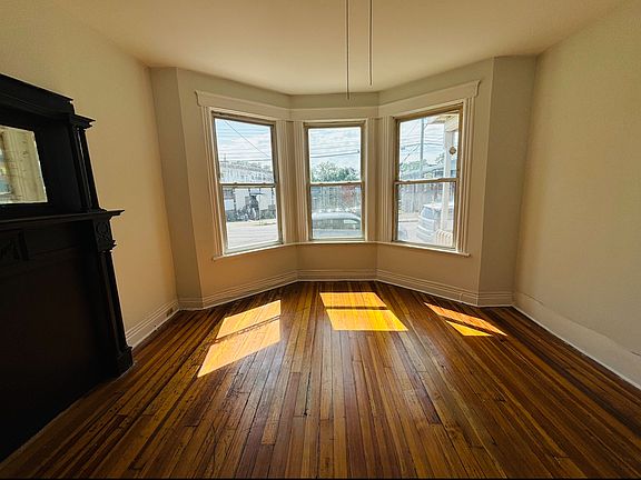 2nd image of 211 Quail St #1