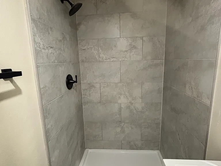 4084 Greenwood Rd #B — Photo 6