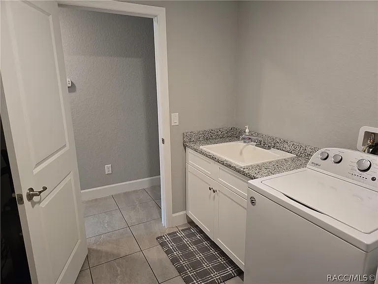 13 Whitewood Ct — Photo 40