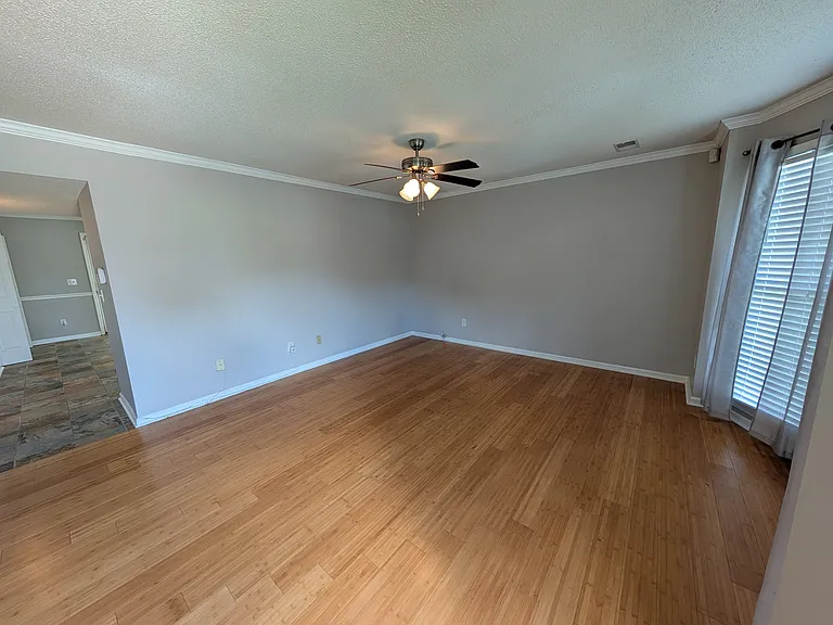5008 Cheshire Ct — Photo 4
