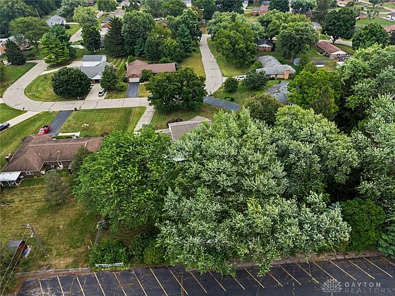 2nd image of 129 Outerview Cir