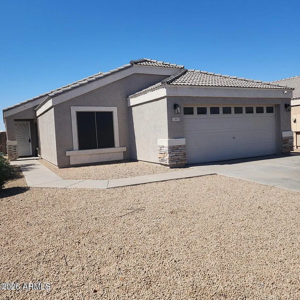4 bed, 2.0 bath, 1615 sqft, $1,800 — Photo 2