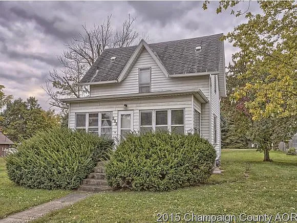 203 E Oak St photo 1