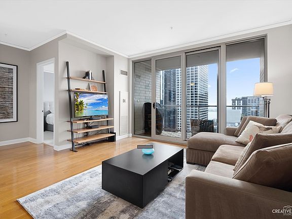 4th image of 420 E Waterside Dr Unit 3002