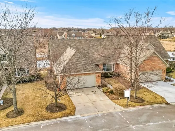 904 Wedgewood Dr, Crystal Lake, IL 60014