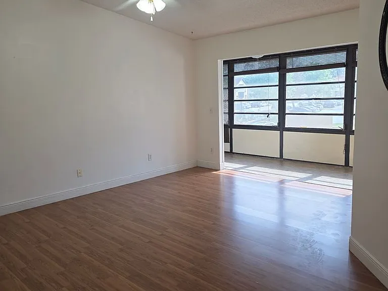 6031 Scotchwood Gln #204 — Photo 5