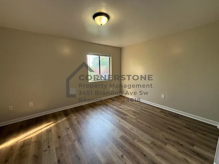 106 Lee Ave NE #6 — Photo 9