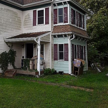 2nd image of 55 Railroad Ave