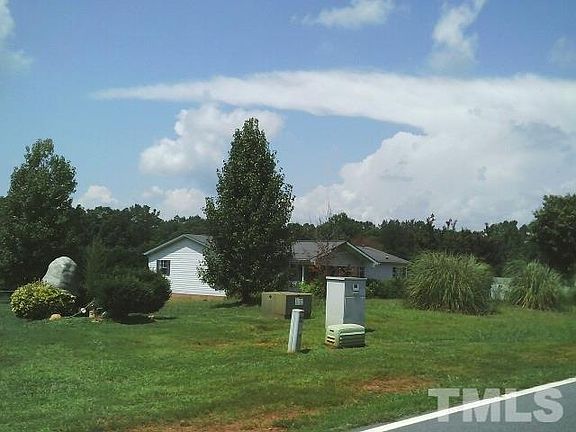 5th image of 308 Mountain Meadows Dr