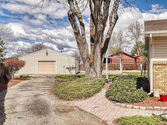 2nd image of 1132 S Amaya Pl