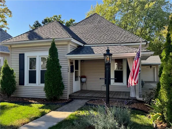 106 Suddarth St, Liberty, MO 64068