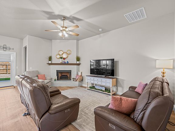 2nd image of 2926 Abbeville Ave