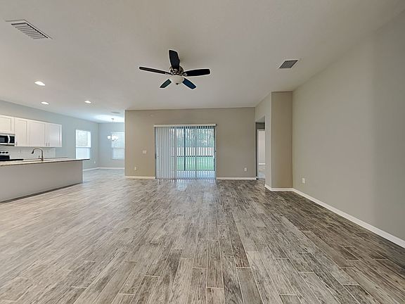 3rd image of 233 Majestic Sundown Ct