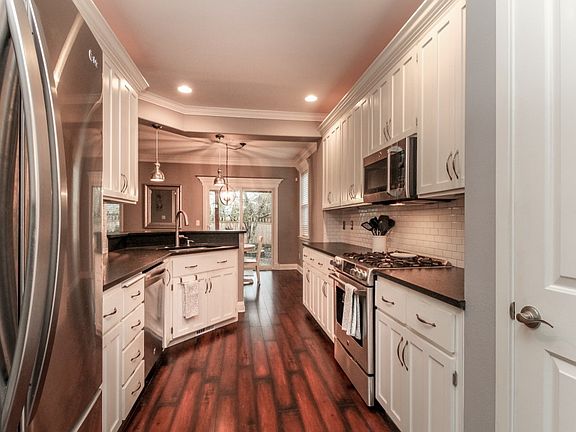 5th image of 3429 Laurelwood Cir NE