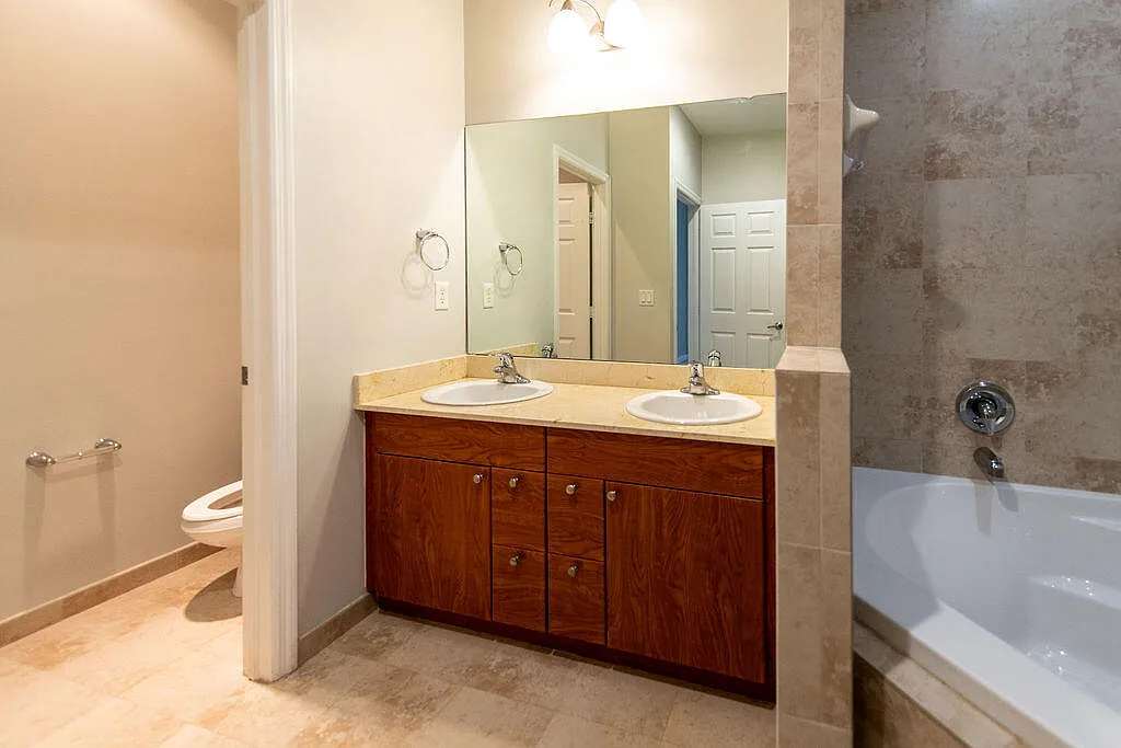 3 bed, 3.5 bath, 1854 sqft, $3,500 — Photo 4