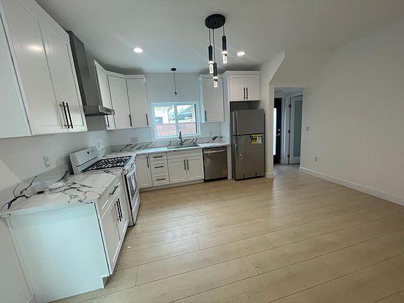 3rd image of 9417 E De Adalena St
