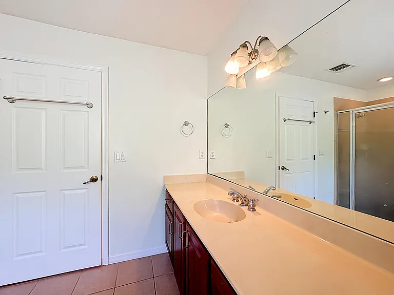 6416 Las Palmas Way — Photo 17