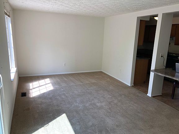 4th image of 2916 Hampton Ct
