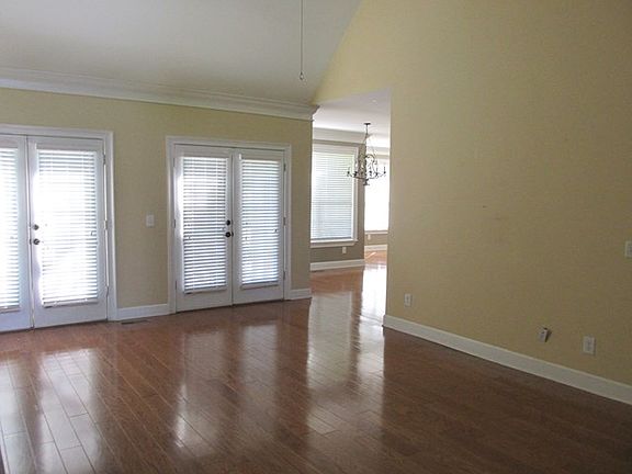 5th image of 126 Twin Lakes Dr