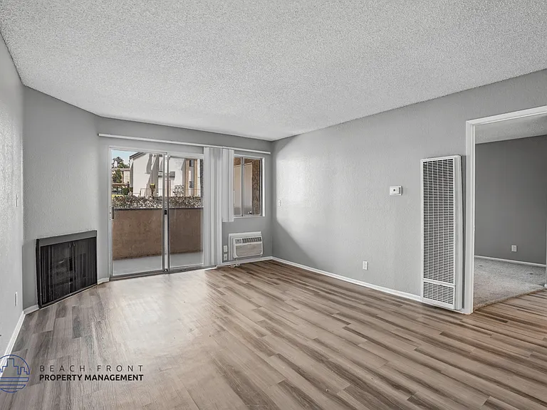 Rollingwood Apartments — Photo 36