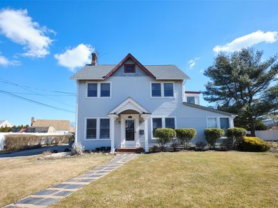 487 S Bayview Avenue, Freeport, NY, 11520