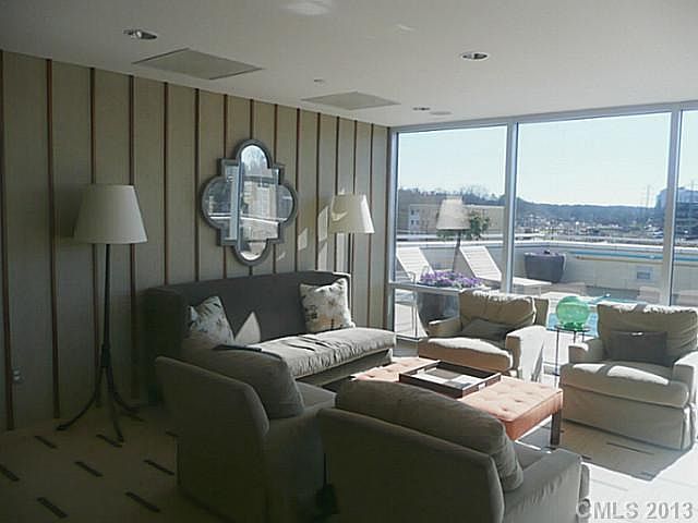 2nd image of 1133 Metropolitan Ave Unit 202