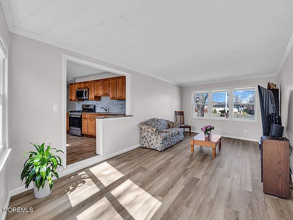 2nd image of 124 Dittmar Drive