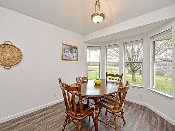 2nd image of 208 Meadowside Dr