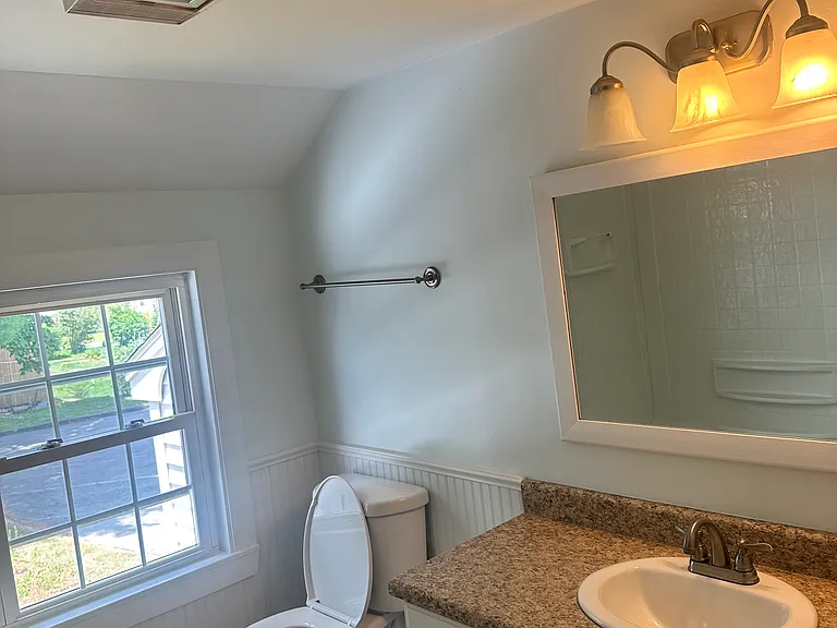 324 Elm St #A — Photo 32