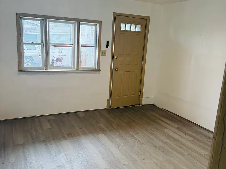 444 Lewis St — Photo 12
