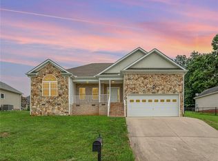 1128 Castle Dr, Graham, NC 27253