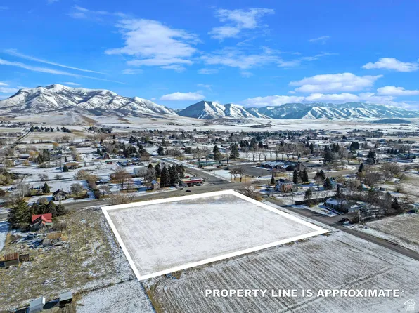 8975 S 200 W, Paradise, UT 84328