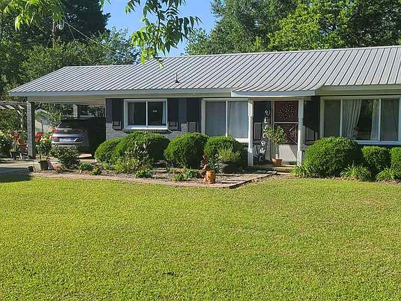 3rd image of 570 Perry Hwy