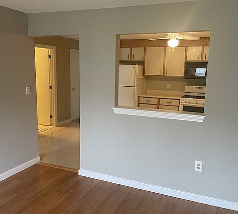 5th image of 3 New Haven Dr APT 203