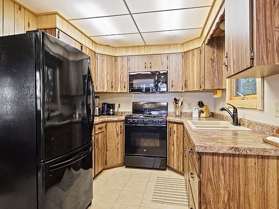 5th image of 9035 Sunshine Dr