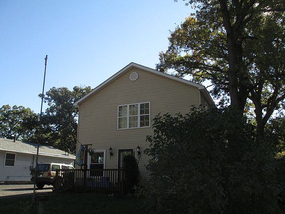 3rd image of 301 Riverview Ave