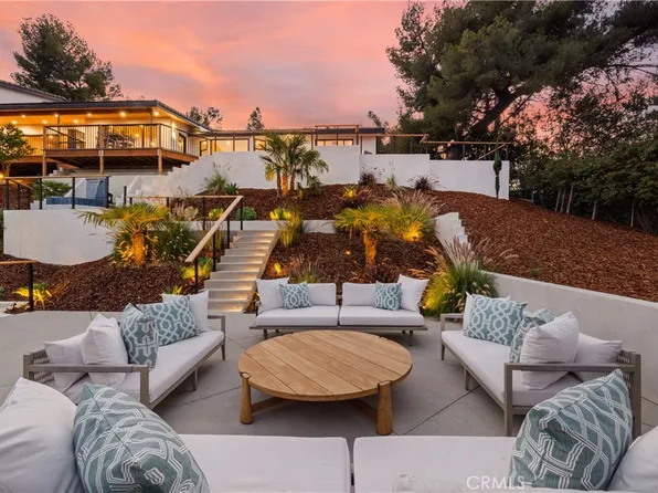122 Patrician Way, Pasadena, CA 91105