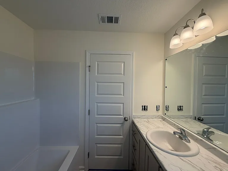 513 Nickies Way — Photo 7