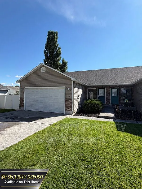 3 bed, 2.0 bath, 1250 sqft, $1,475 — Photo 1