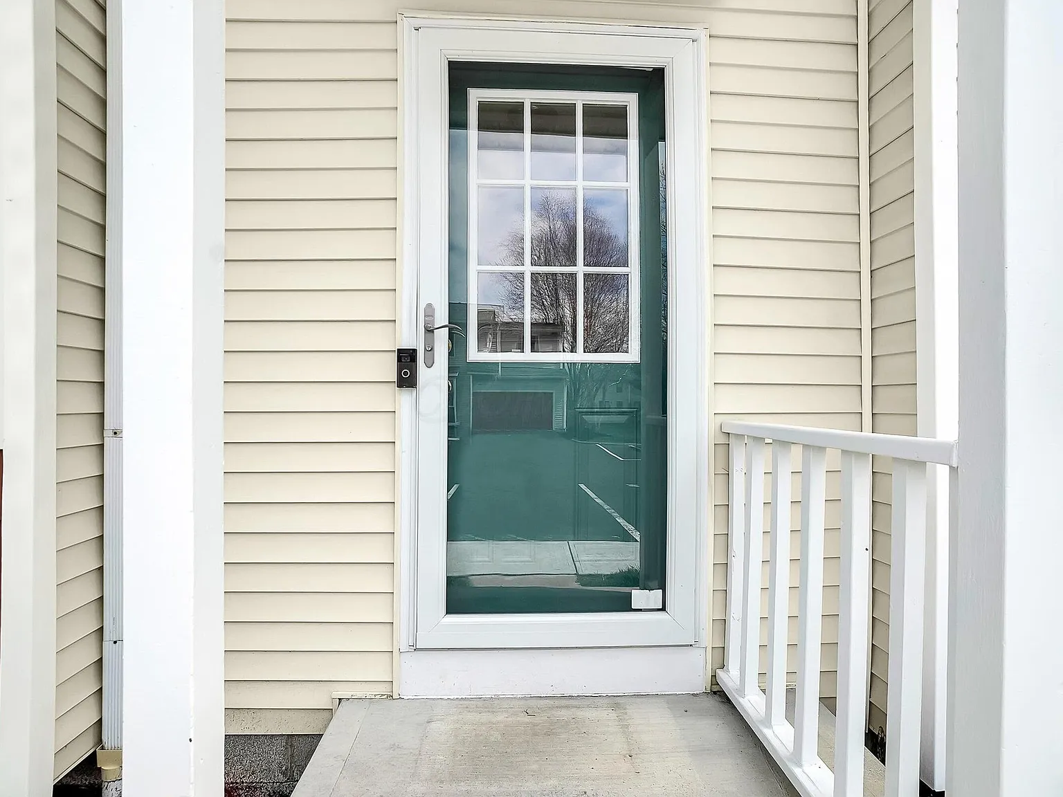 2 bed, 1.5 bath, 1030 sqft, $1,700 — Photo 2