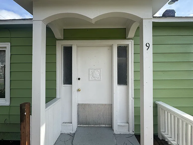 1740 Oxford St SE #9 — Photo 24