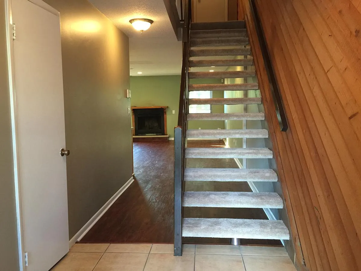 Building Photo - 600 Brantley Pl